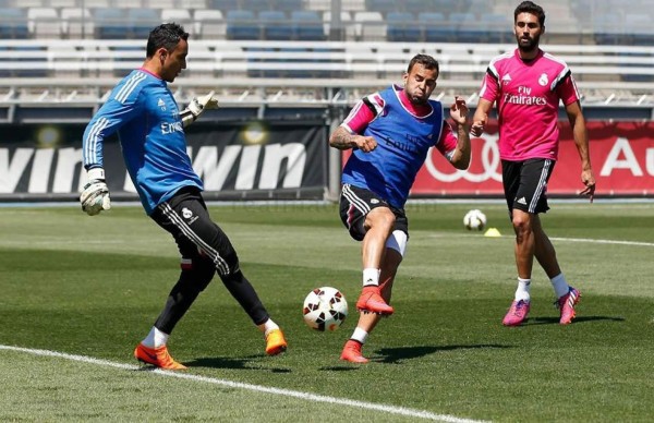 Video: Keylor Navas se luce en práctica con una ruleta 'a lo Zidane'