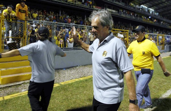 Espaldarazo de directivos y jugadores a Mario Zanabria