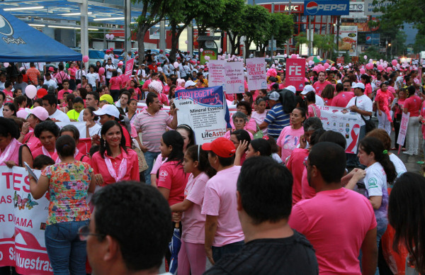 Miles alzan la voz: 'Sí se puede vencer el cáncer”