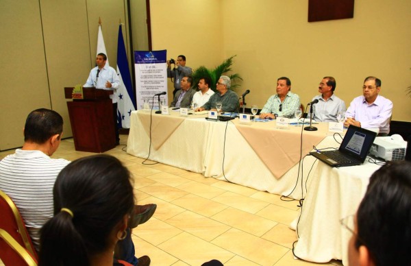 Reconocen labor del banquero hondureño Jorge Bueso