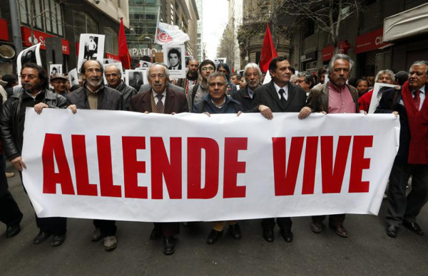 Antagonismos afloran en aniversario del golpe de Pinochet y muerte de Allende
