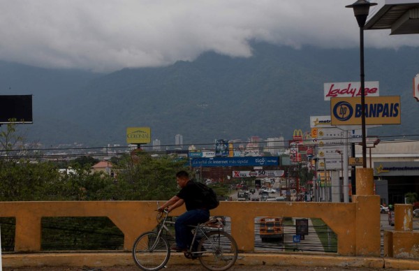 Pronostican lluvias y leve descenso en las temperaturas en el país