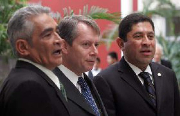 Guatemala y Belice reanudan negociación de litigio marítimo