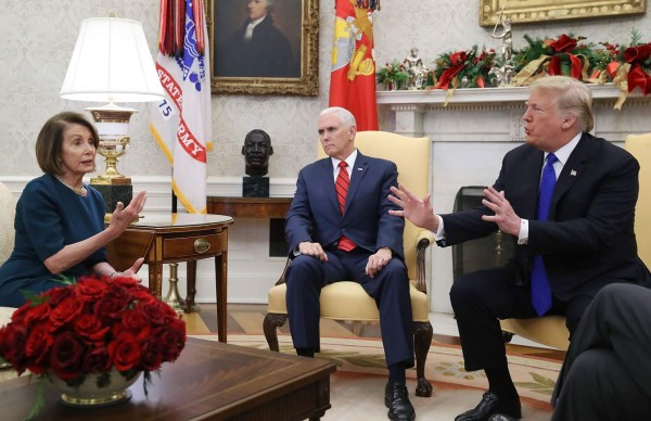Pelosi achaca a una 'cuestión de virilidad' de Trump su insistencia con el muro