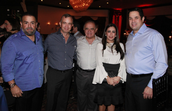 Alcalde Armando Calidonio y su familia son agasajados