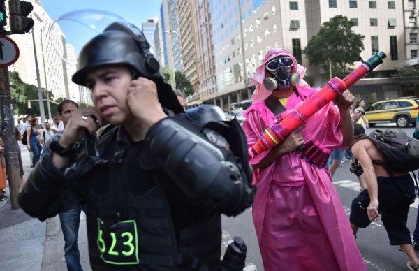 Protestan en Sao Paulo y Río de Janeiro en el día inaugural del Mundial