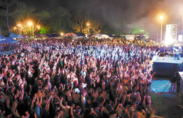 A desbordar solidaridad esta noche