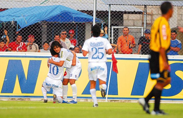 'El Cuate” empezó bien