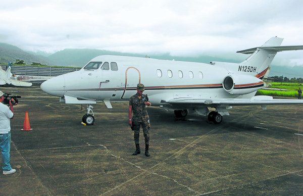 Investigan a fiscales por dejar ir a pilotos mexicanos