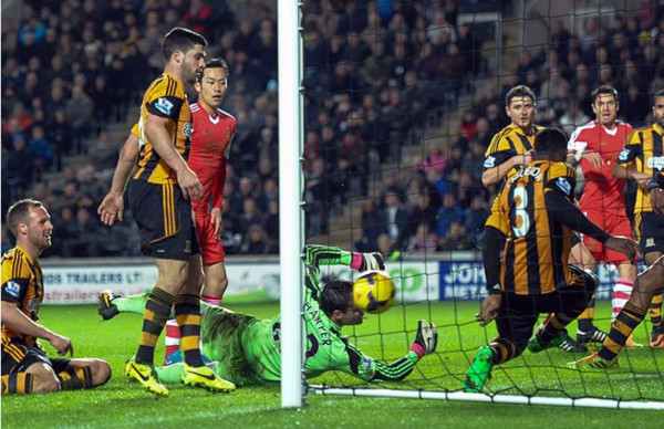 El Hull City con Maynor Figueroa pierde en casa ante el Southampton