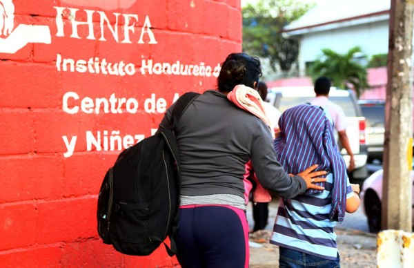 'Nos vamos de Honduras por miseria y necesidad”: Migrante deportada