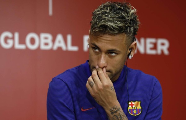 ¿Por Messi? Neymar está incómodo en Barcelona, según diario Sport