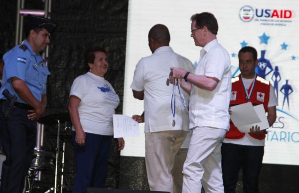 Usaid reconoce labor de los Héroes Comunitarios