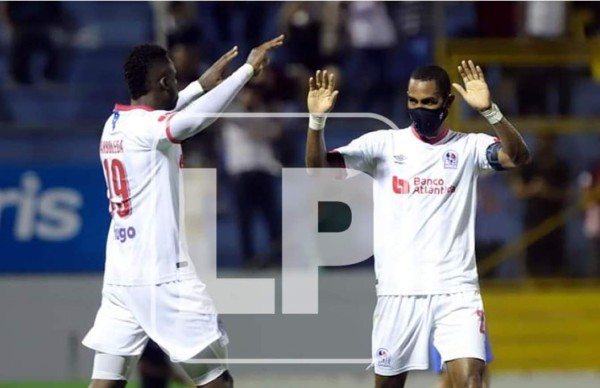 Eddie Hernández destroza al Victoria con un triplete y Olimpia endereza el camino en el Torneo Apertura 2021