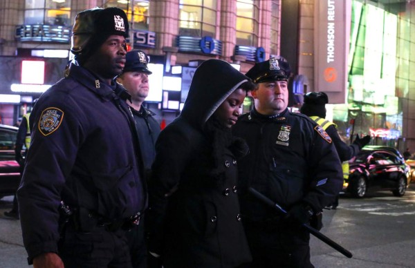 Aumentan protestas raciales en EUA por caso de Eric Garner