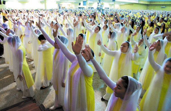 Sampedranos recibieron el 2010 en la casa de Dios