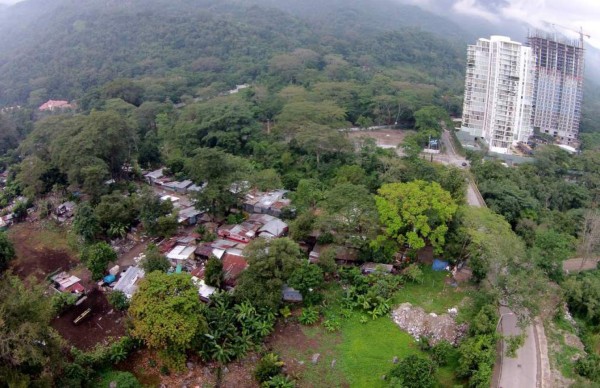 Desalojo pacífico a pobladores de terrenos de la Unah-VS