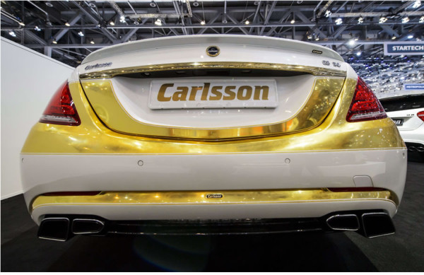 Presentan en el Salón de Ginebra un coche recubierto de oro