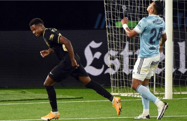 Ansu Fati celebrando su gol en Vigo. Foto AFP