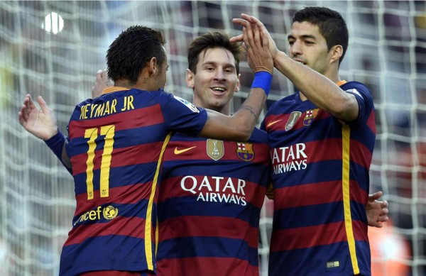 Barcelona recupera el liderato con un triplete de Messi