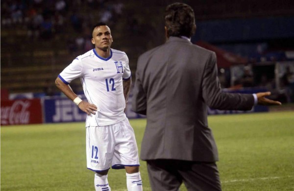 Honduras reprueba también en el debut oficial de Pinto