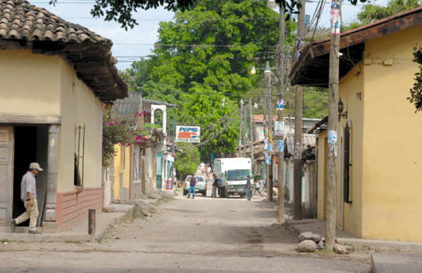Eduardo Velásquez, el cura que dividió un pueblo