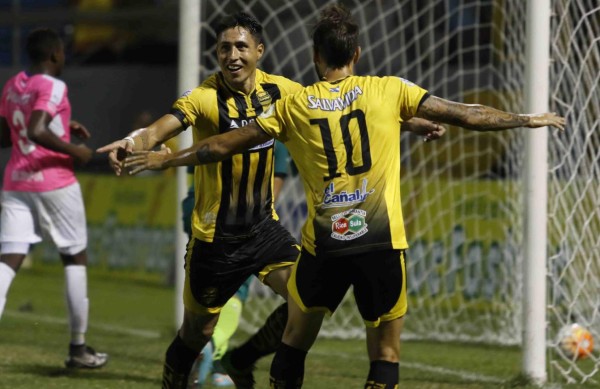 El Real España sacó su casta y se bajó al Olimpia