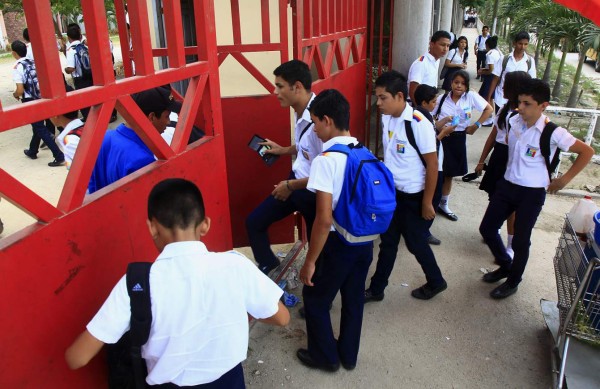 Alertan a colegialas hondureñas por acoso y violaciones físicas