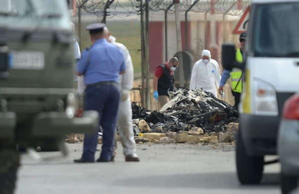 Mueren cinco pasajeros al estrellarse avioneta en aeropuerto de Malta