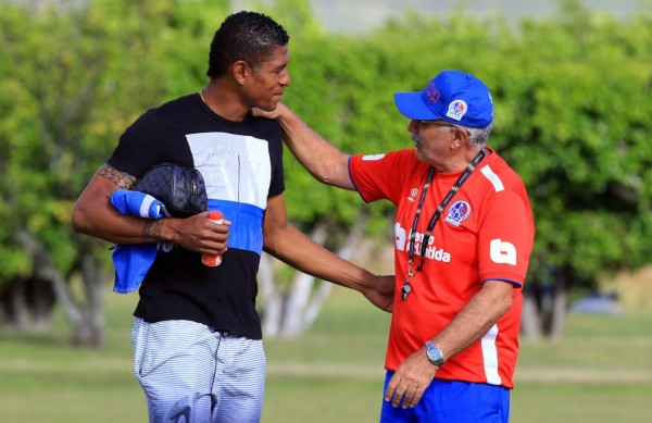 Carlo Costly regresará a la titularidad en el Olimpia contra el Vida