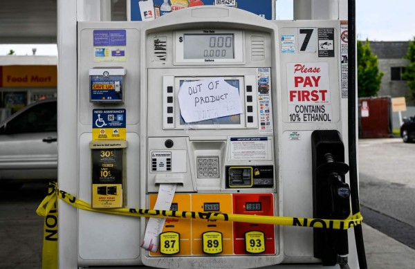 Escasez de combustible se agudiza en EEUU tras ciberataque a oleoductos