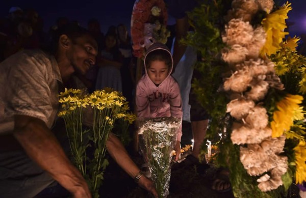 Colombia vela a 32 niños muertos en accidente en Colombia 