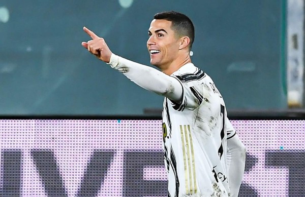 Cristiano Ronaldo celebra con un doblete su partido 100 con la Juventus