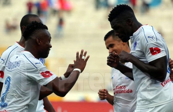 Olimpia goleó sin problemas al Honduras Progreso