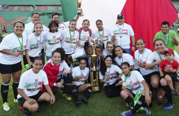 Marathón LA PRENSA se proclamó bicampeón de la Liga Mayor Femenina