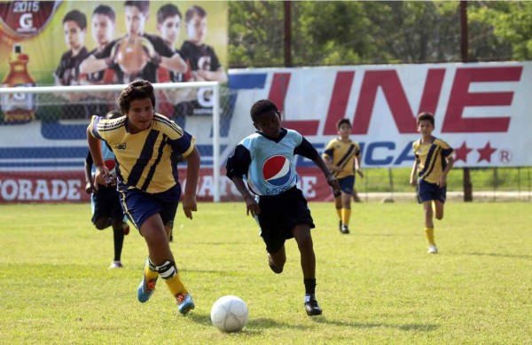 Espectacular inicio de la Copa Gatorade U-12
