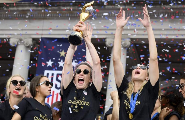 Video: Neoyorquinos festejaron con las chicas de Estados Unidos la obtención del Mundial femenino