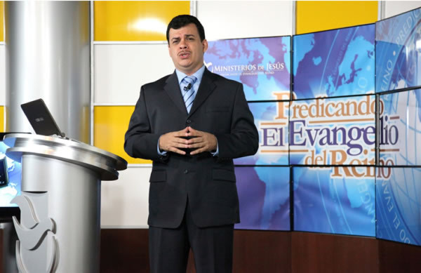 Honduras: Despiden al pastor Roberto Marroquín