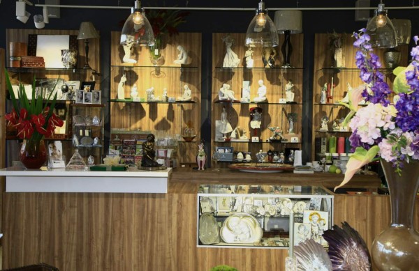 Tienda Eleganza, la misma esencia en su nueva casa