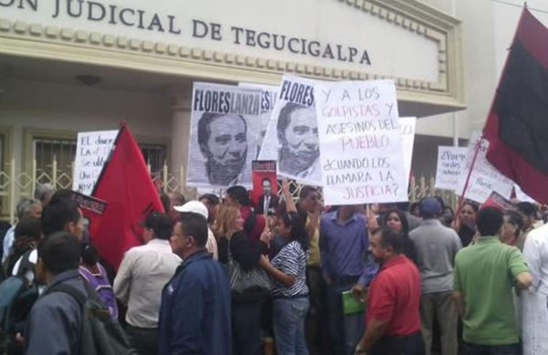 Suspenden audiencia de Enrique Flores Lanza por dinero del 'carretillazo'