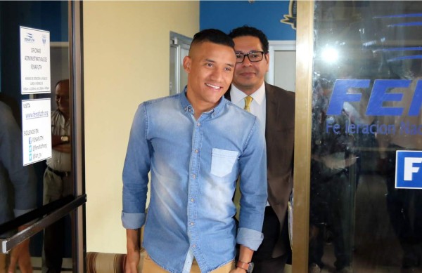 Luis Garrido y Olimpia esperan resolución de la FIFA