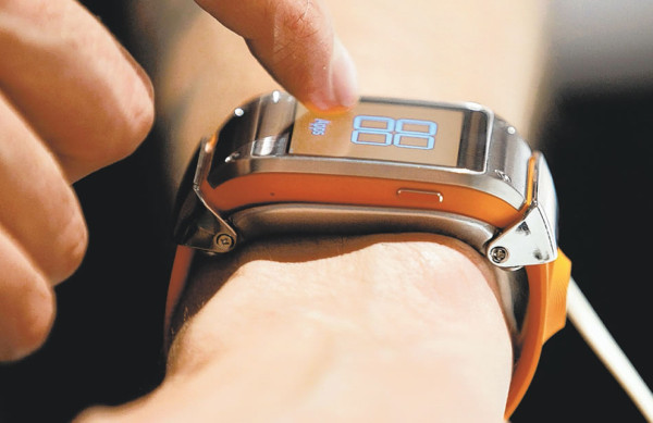 Samsung entró a la batalla de los relojes inteligentes