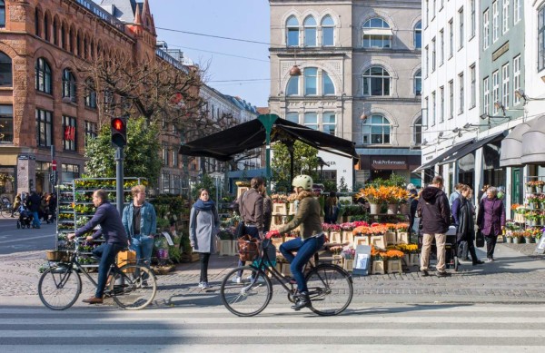 Dinamarca gana en duelo de fútbol de actrices de cine para adulto