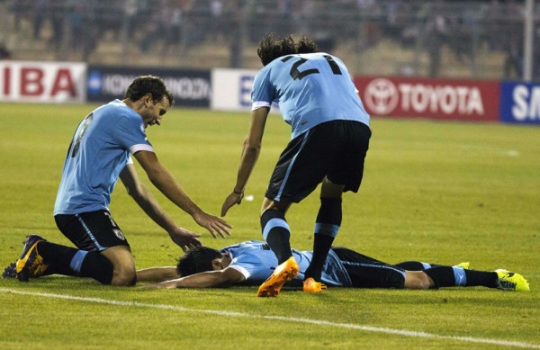 Uruguay deja sellado el boleto al Mundial goleando a Jordania