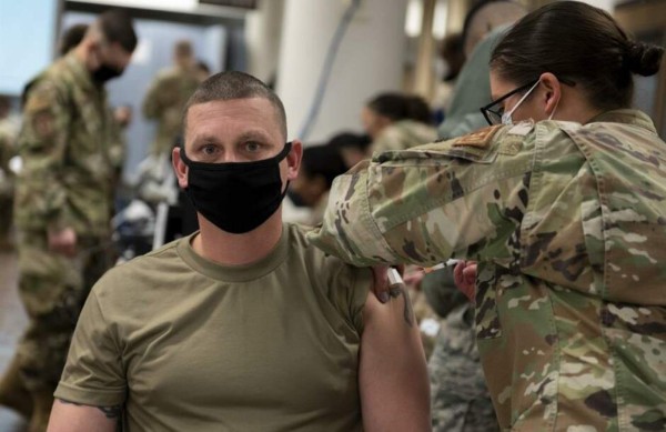 EEUU obligará a todos sus soldados a vacunarse contra la covid-19