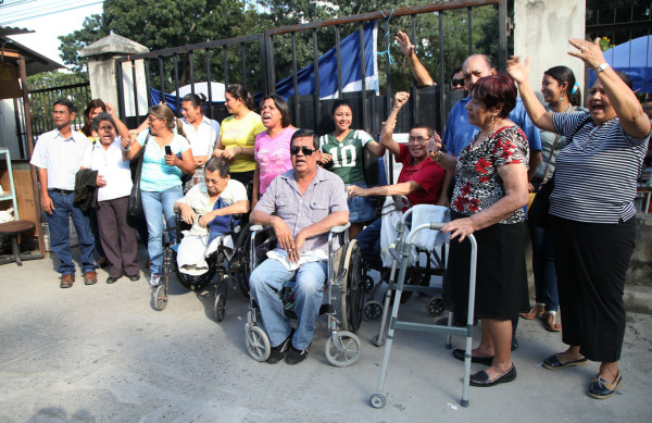 Autoridades del IHSS llegan a un acuerdo con pacientes renales