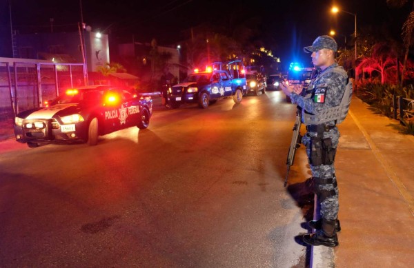 Cinco muertos en un tiroteo entre policías y criminales en el caribe mexicano