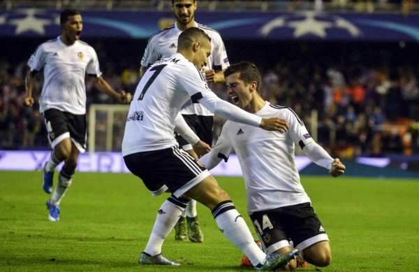 El Valencia vence al Gent y se acerca a octavos de final