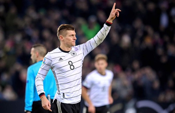 Toni Kroos marcó dos goles para el triunfo de Alemania ante Bielorrusia. Foto EFE