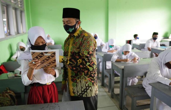Indonesia quiere duplicar los test de COVID-19 ante el aumento de los contagios  